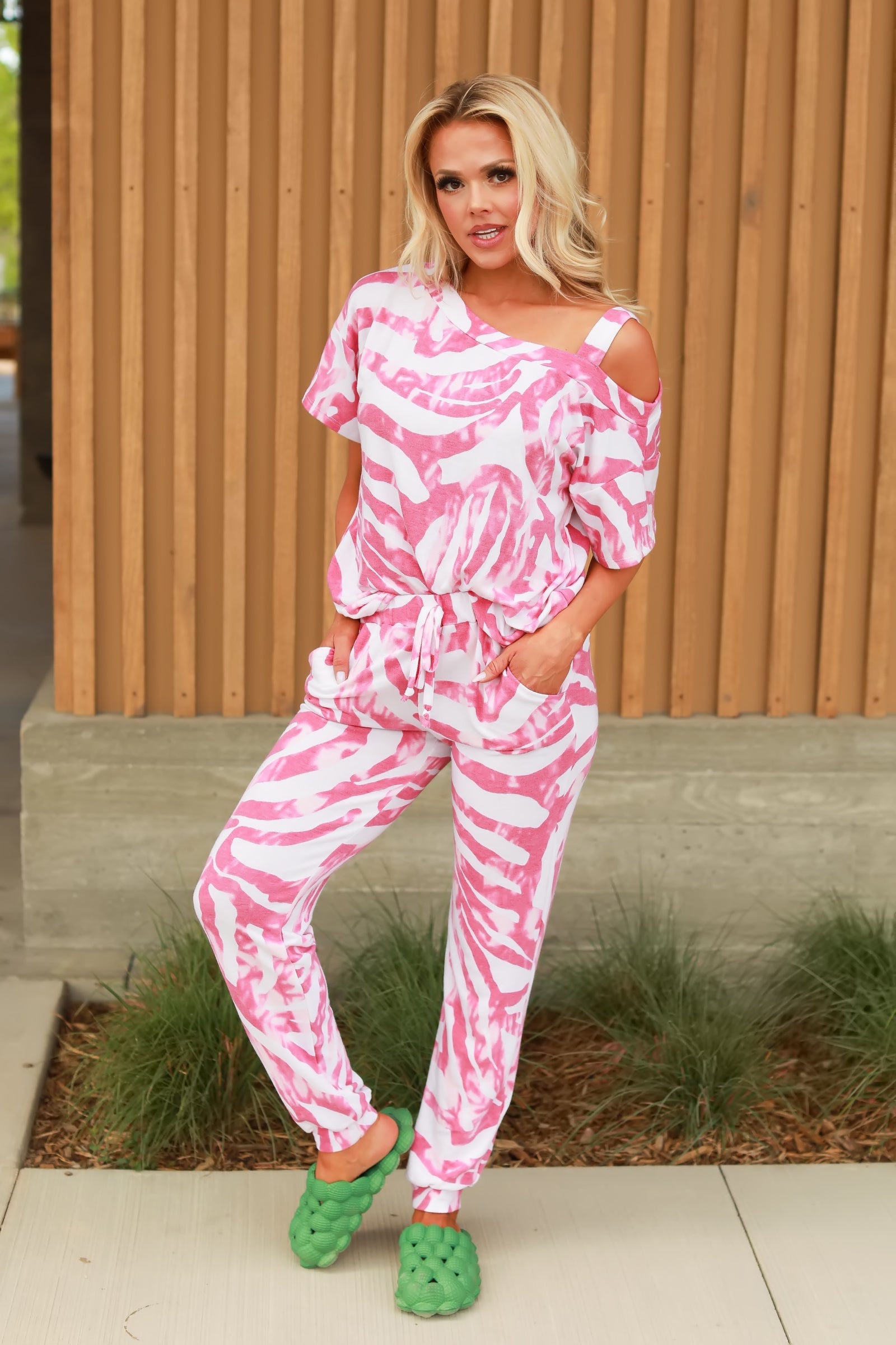 Catch Me in a Daydream Set - Fuchsia, Closet Candy, 1