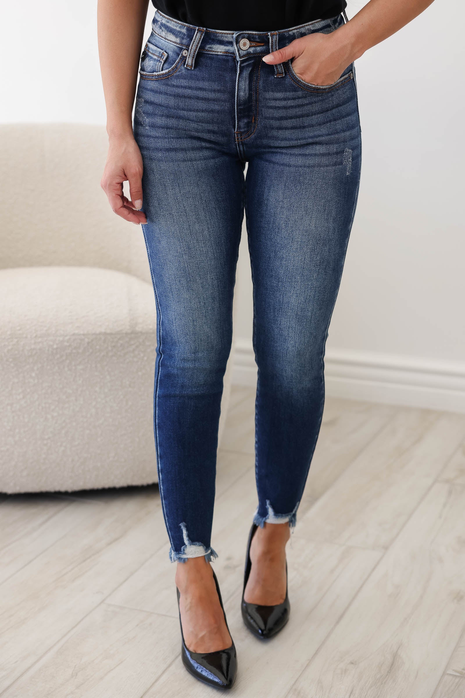Kan Can women's high-rise, raw hem, ankle skinny Jeans closet candy 1