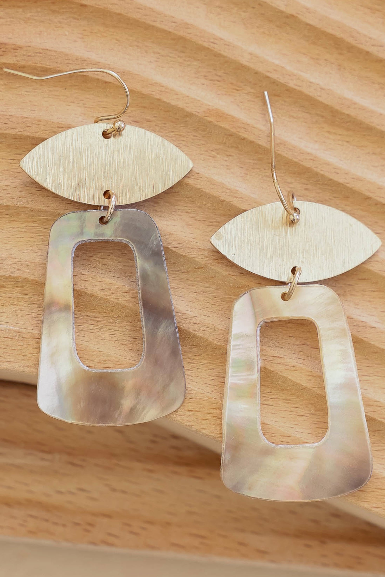 Time to Shellebrate Earrings closet candy 1